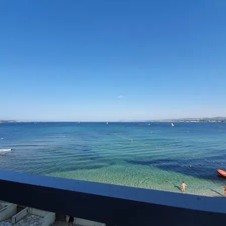 Miramare Pieds Dans L Eau Vue Feerique 180 Feerique *